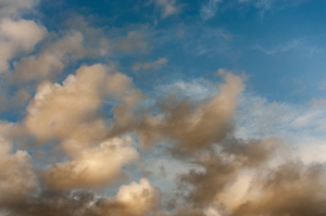 2012-25mar12-074-oil-clouds-3